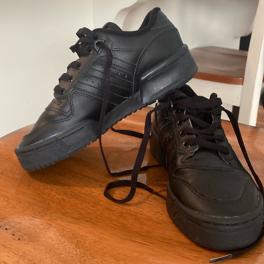 Size 3 1/2 Adidas shoes